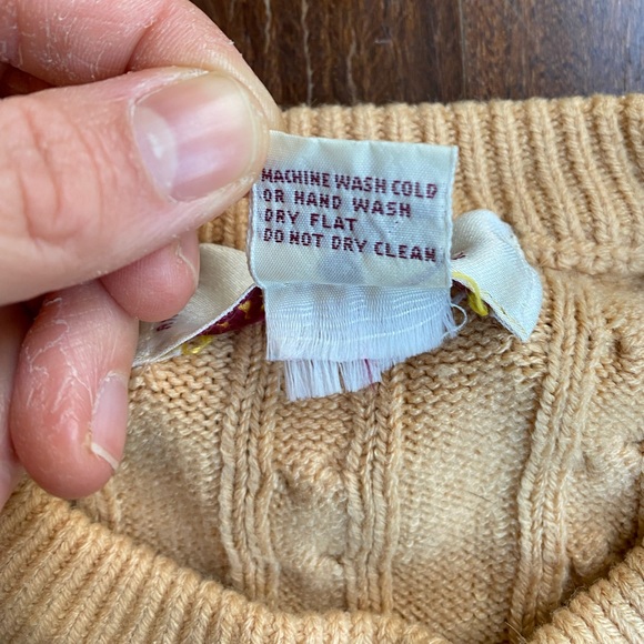 Vintage | 100% Acrylic Peach Sweater - Picture 3 of 4